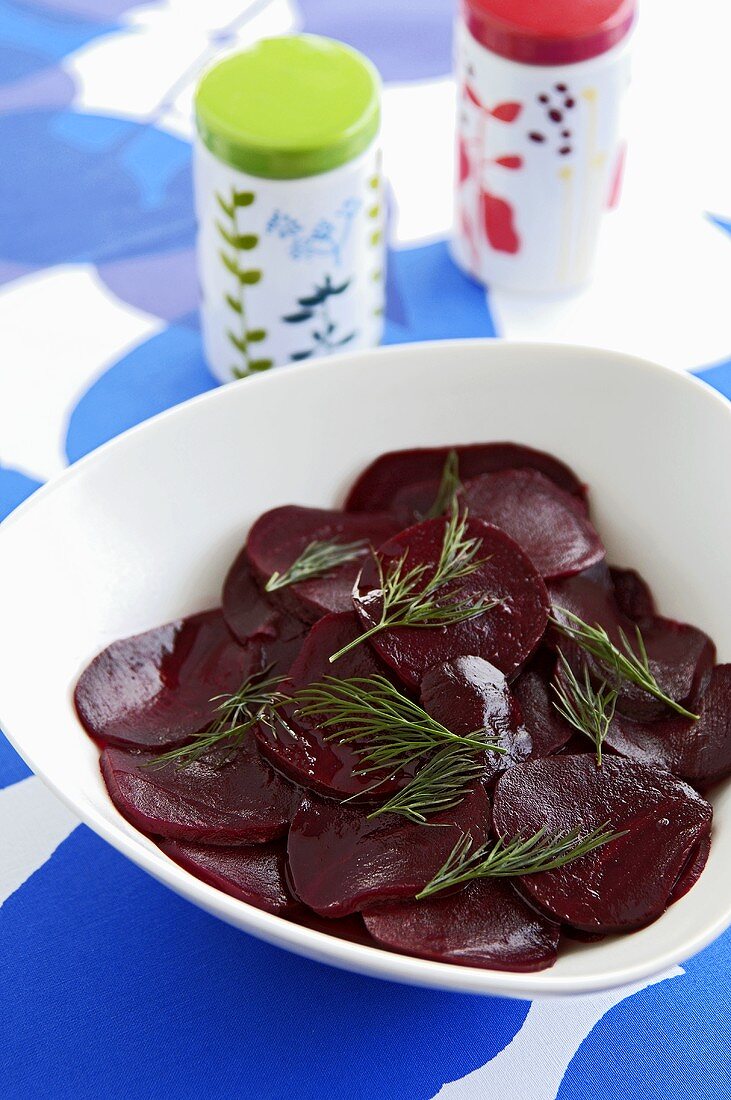 Pickled beetroot slices with dill