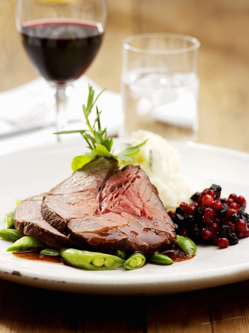 Roastbeef auf Bohnen mit Kartoffelbrei