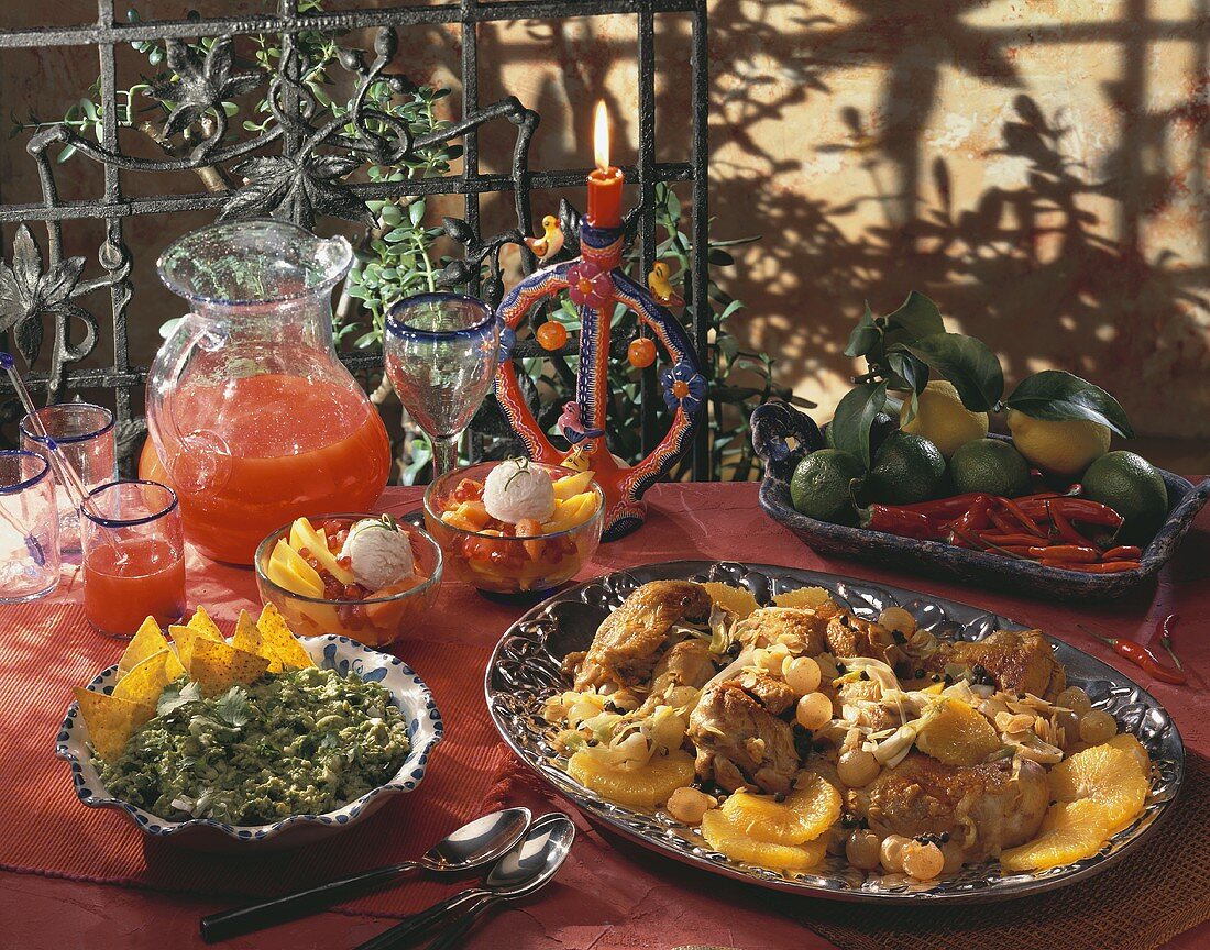 Mexikanisches Menü mit Orangen-Hähnchen