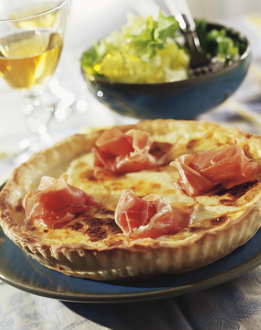 Cheese tart with ham