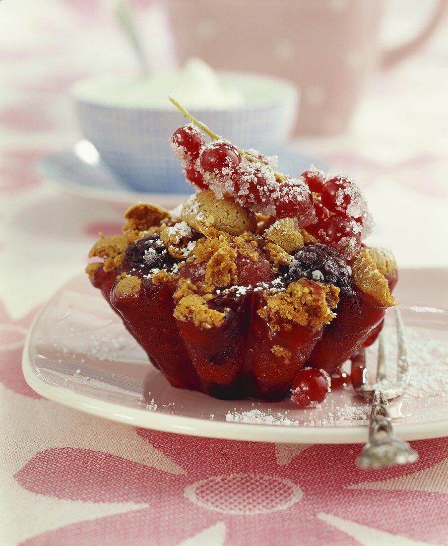 Frozen berry dessert with amaretti