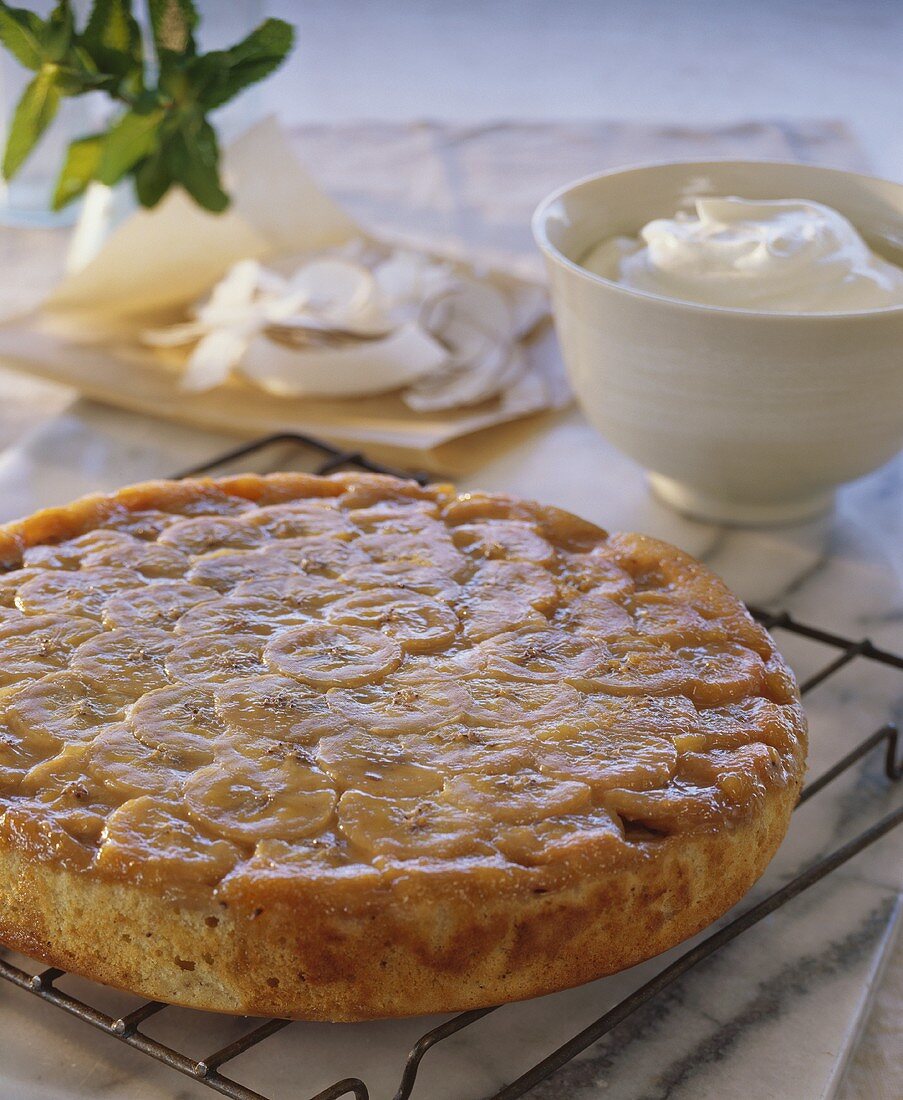 Upside-down banana tart