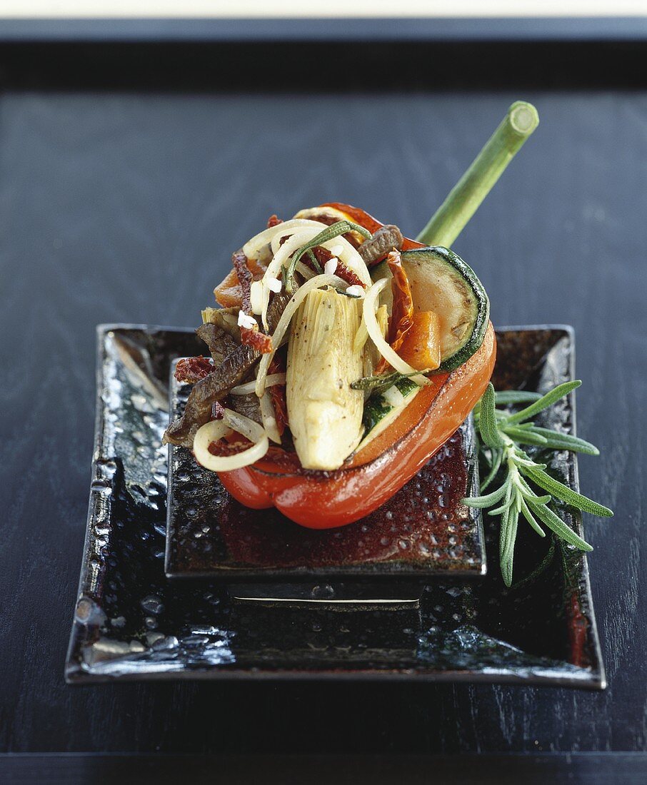 Pepper stuffed with beef and vegetables
