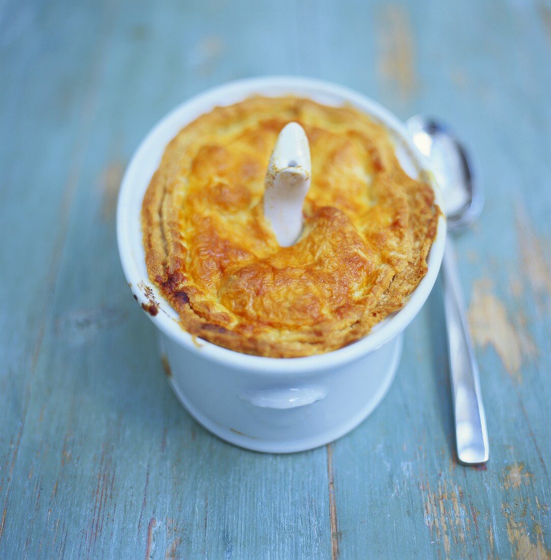 Steak and kidney pie (UK)