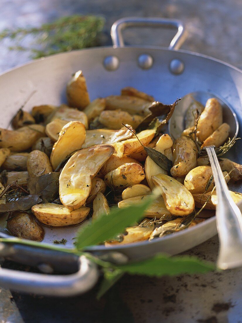 Pommes de terre au four (Gebackene Kräuterkartoffeln)