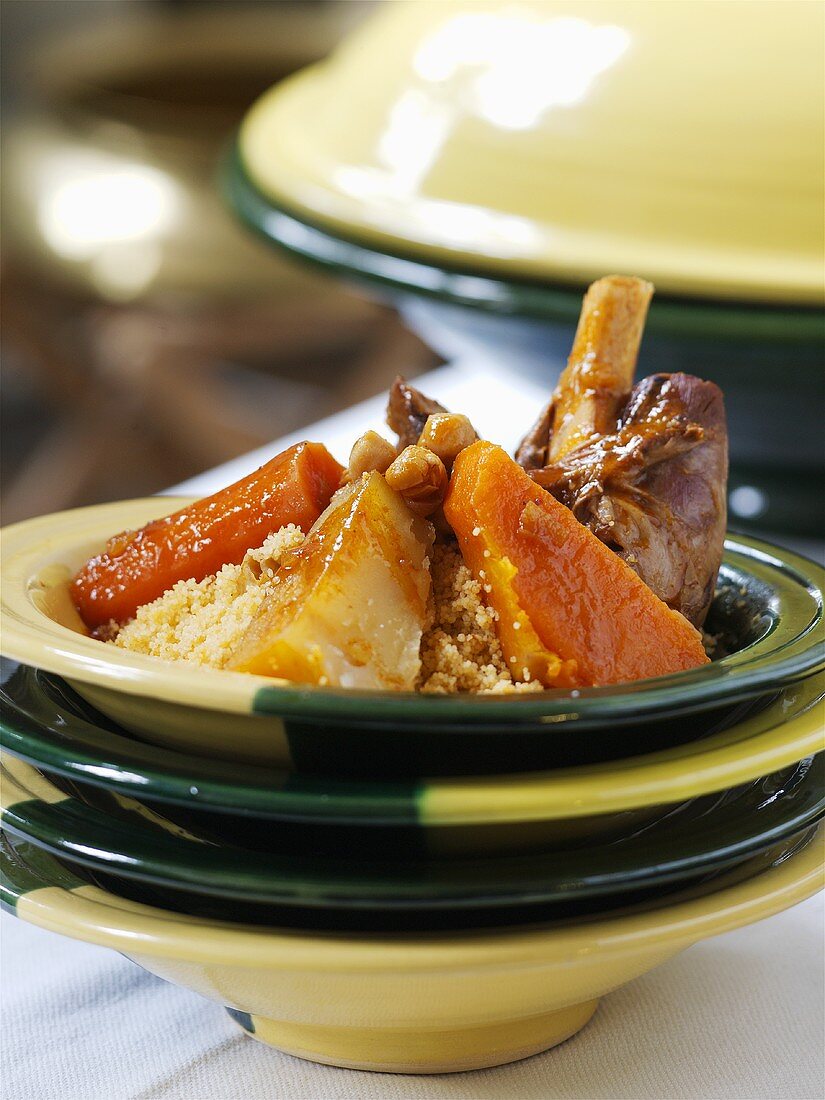 Couscous Classique (mit Lammkeule und Gemüse, Marokko)