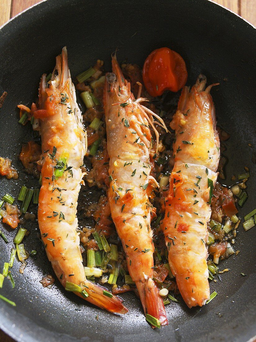 Fried king prawns with peppers
