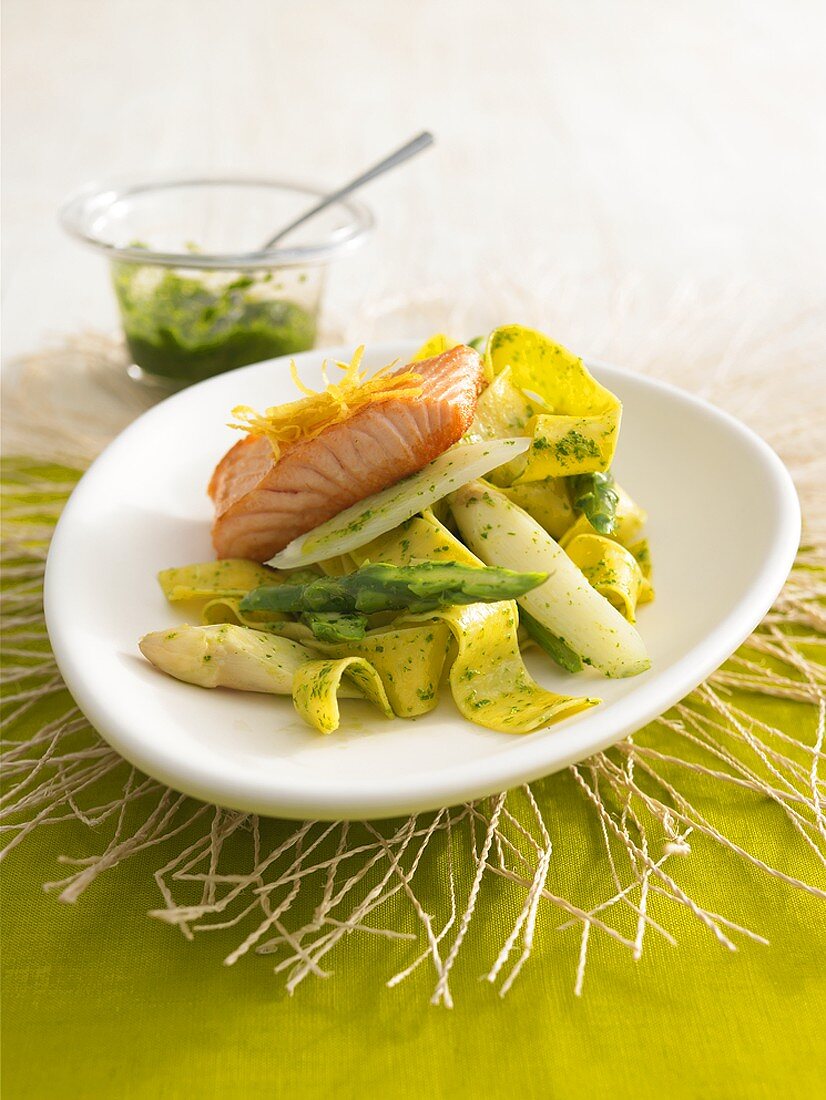 Pappardelle with salmon, asparagus and pesto