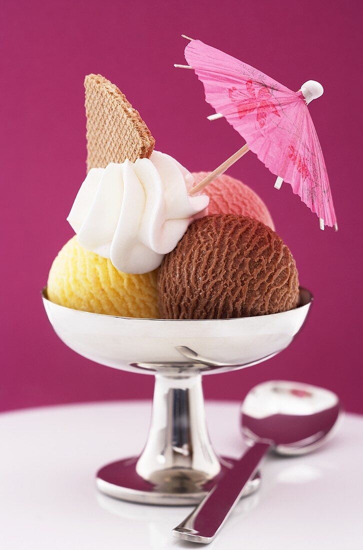 Neapolitan style ice cream sundae