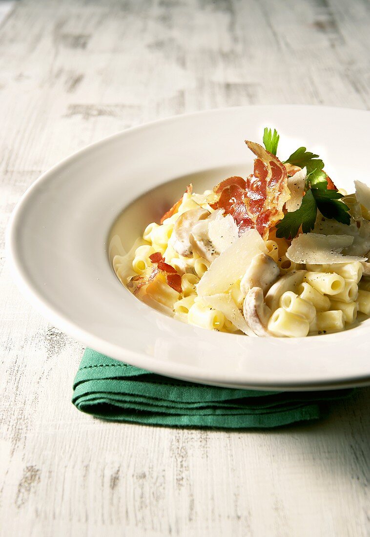 Pasta with ceps and pancetta