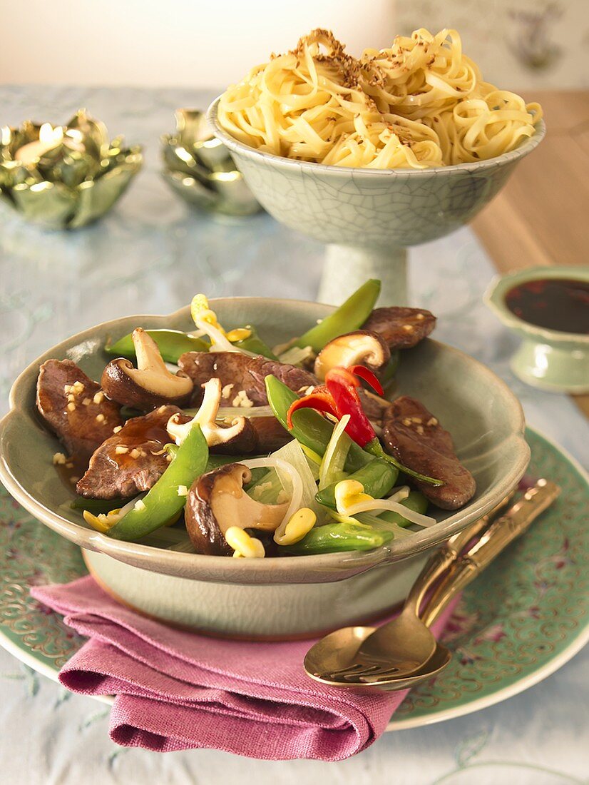 Sweet and spicy beef fillet with sesame noodles
