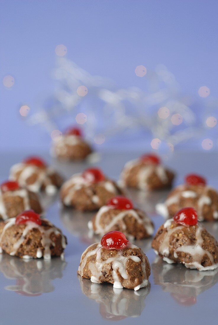 Cardinal macaroons