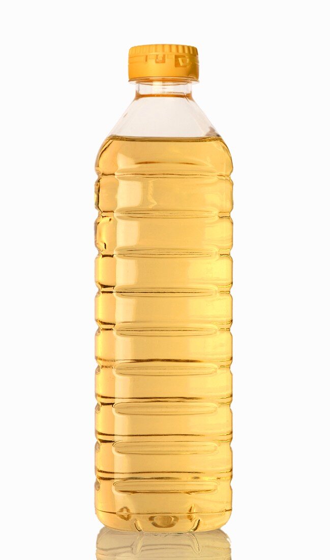 Sonnenblumenöl in einer Plastikflasche