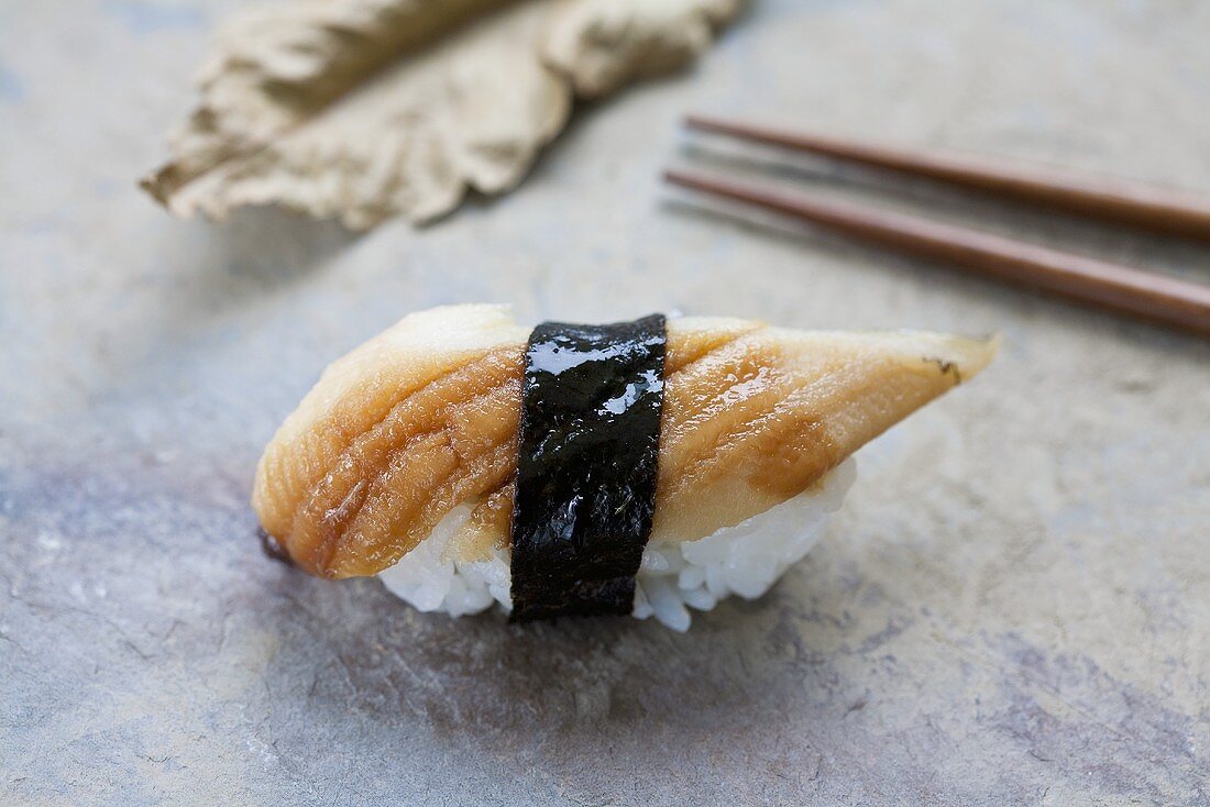 Nigiri-Sushi mit Aal (Anago), Japan