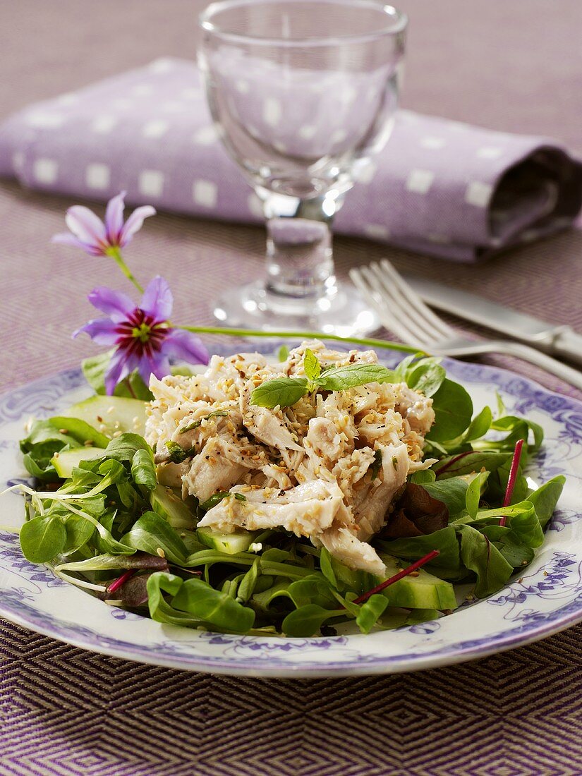 Feldsalat mit Kokos-Hähnchen