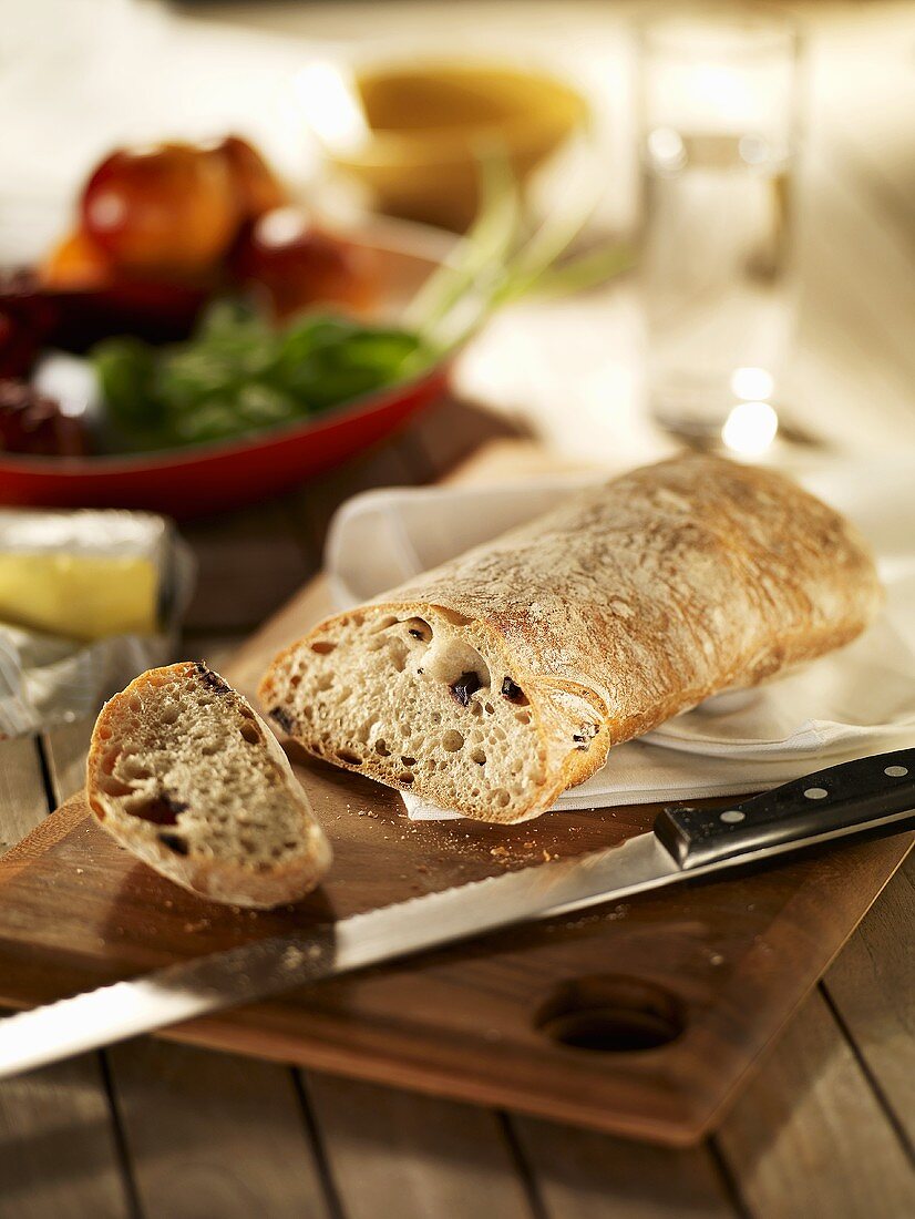 Pane con le olive (Olivenbrot), Puglia, Italia