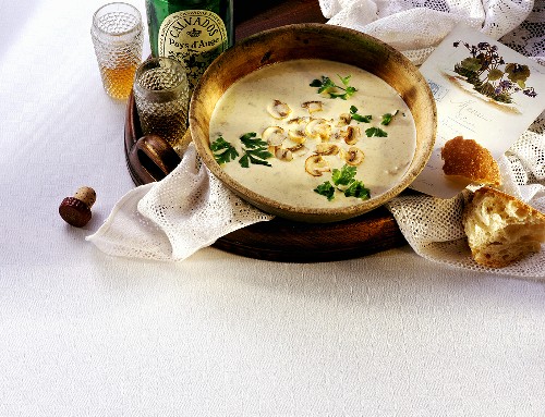 Hühnercremesuppe mit Pilzen