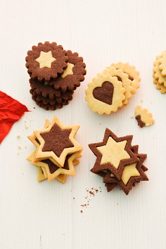 Black-and-white Christmas biscuits (seen from above)