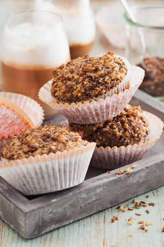 Flaxseed and almond muffins with cinnamon and agave syrup