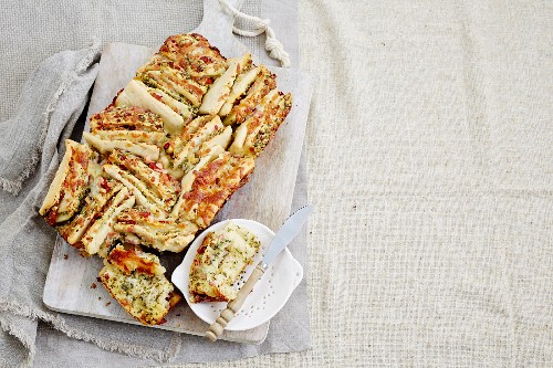 Pull-Apart Pesto Bread