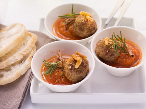 Albondigas Andaluz (Hackbällchen in Tomatensauce, Spanien)