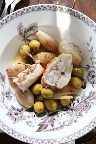 Rabbit with green olives and shallots
