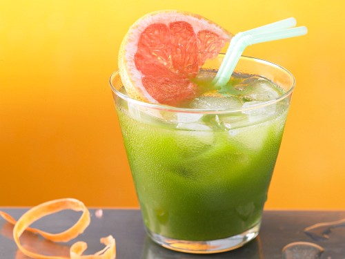 A spinach drink with grapefruit juice