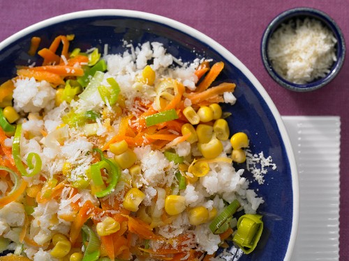 Easy-to-make vegetable risotto with sweetcorn and carrot