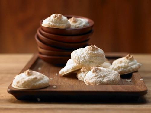 Coconut macaroons with a delicate lime flavor