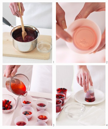 Preparing Berry Fruit Jellies