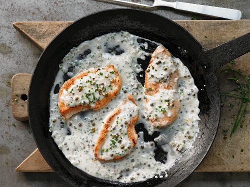 Turkey pepper steak in a cream sauce