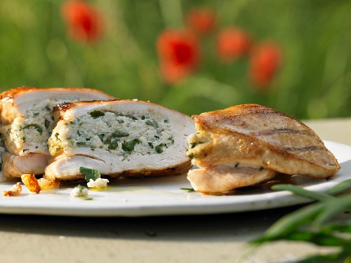 Chicken breast stuffed with ricotta and tarragon