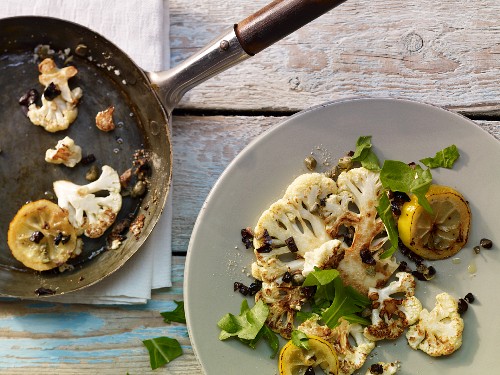 Fried cauliflower with anchovies, capers and olives