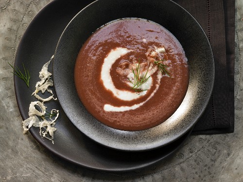 Rote-Bete-Suppe mit Meerrettich