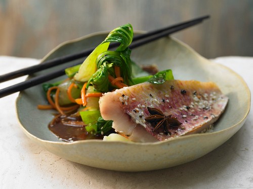 Red mullet with Asian vegetables