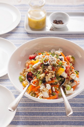 Durum wheat salad with sheep's cheese