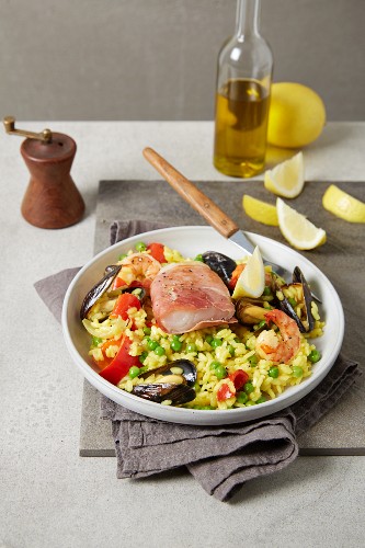 One-pot seafood paella