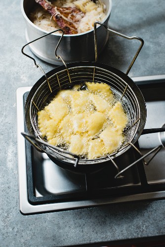 Kartoffelblattlen mit Sauerkraut (Südtirol) zubereiten