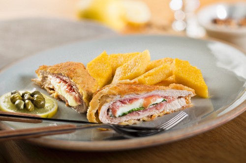 Cordon bleu with mozzarella and Parma ham (Italy)