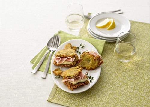 Artischocken-Sandwiches mit Schinken und Mozzarella