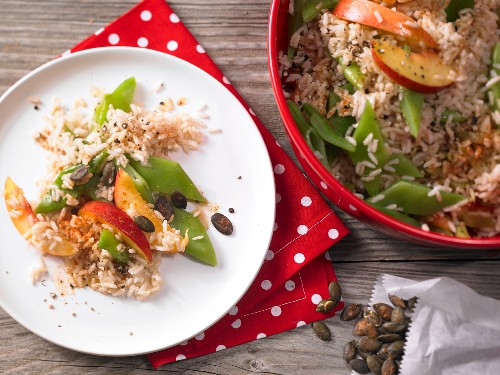Rice salad with beans and nectarines