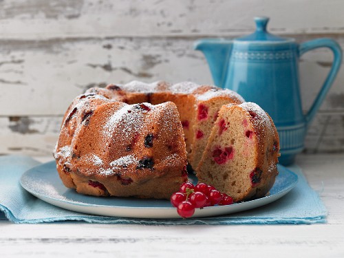 Redcurrant Bundt cake