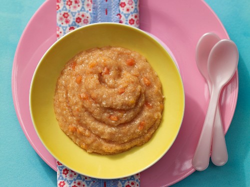 Papaya semolina pudding