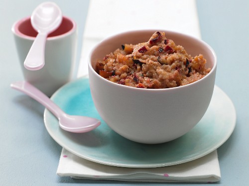 Wholemeal porridge with plum