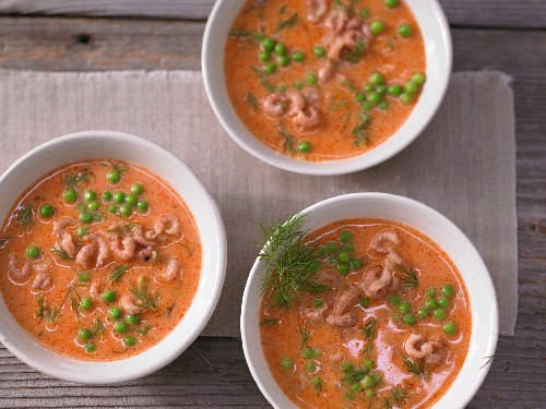 Crab soup with peas