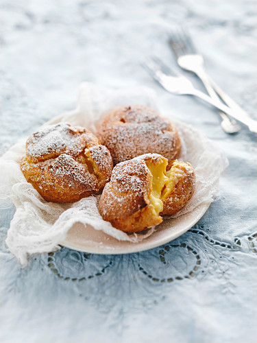 Choux Puffs with vanilla cream