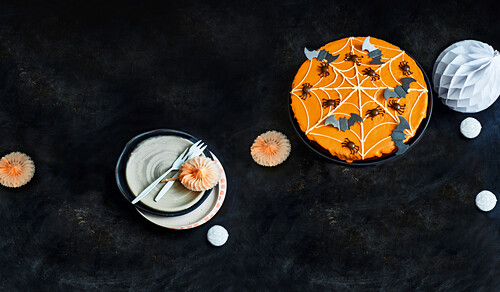Spinnennetz-Torte zu Halloween