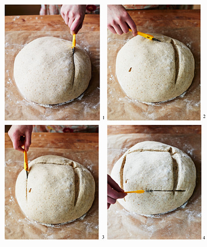 Sauerteigbrot vor dem Backen einschneiden