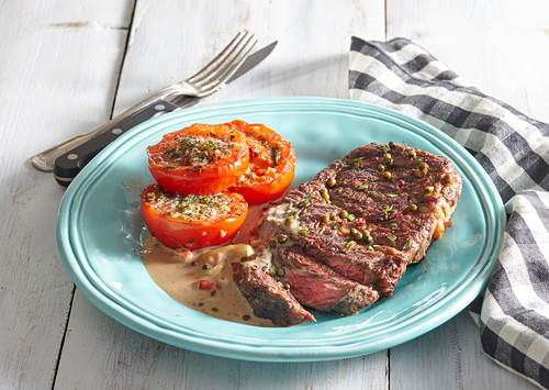 Grilled roastbeef with pepper sauce