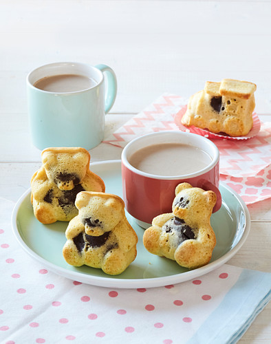 Sponge cake bears